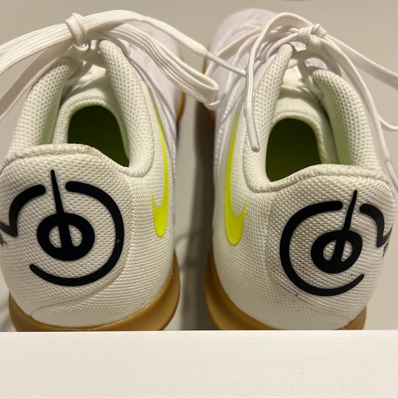 Nike Tiempo Indoor Soccer Shoes - Picture 5 of 8